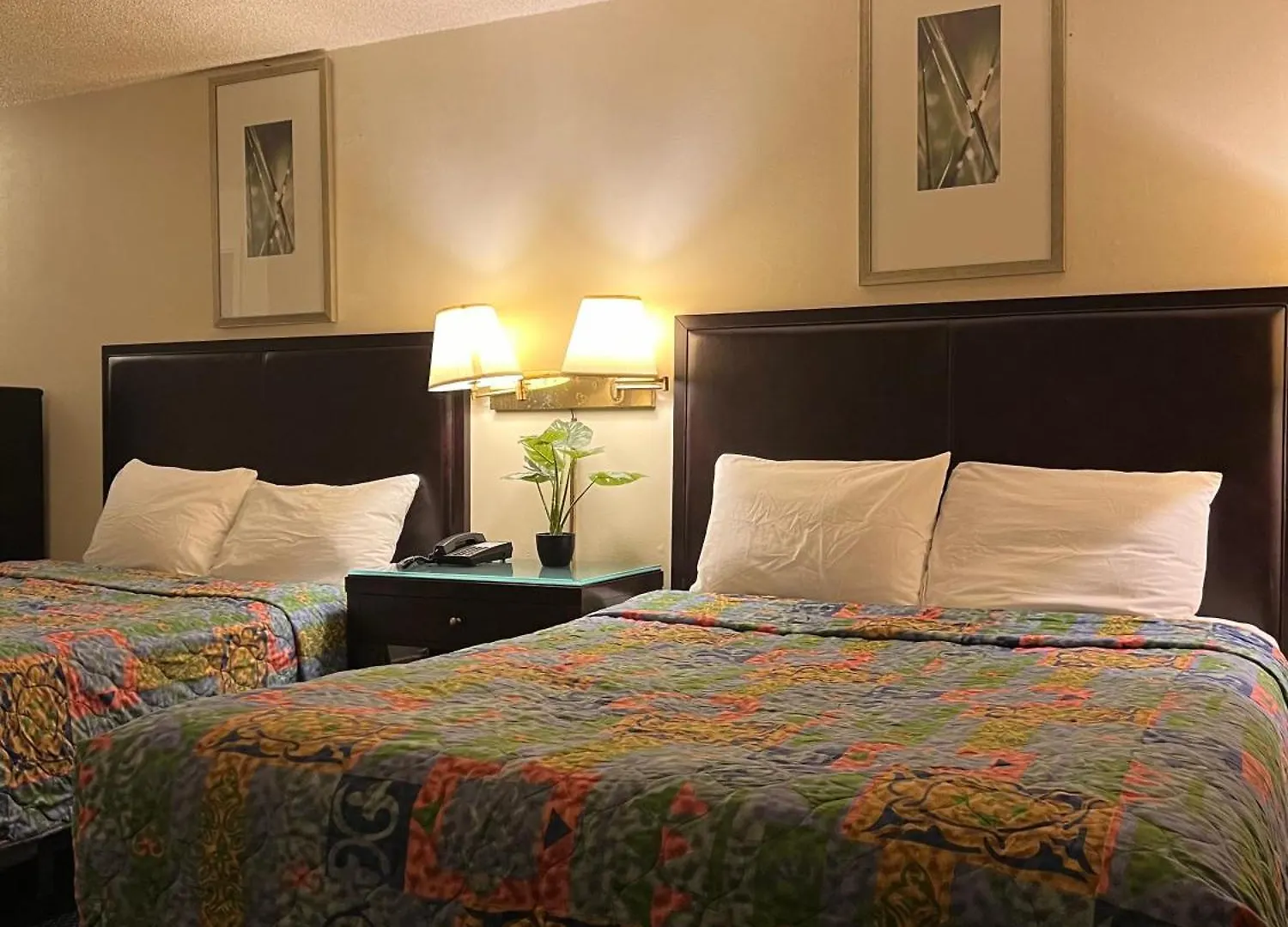 Columbus Motor Inn Seattle Motel